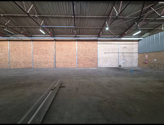 750M² WAREHOUSE TO LET IN WADEVILLE
